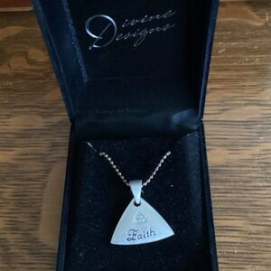 Faith Triangular Silver Pendant Necklace - Silver